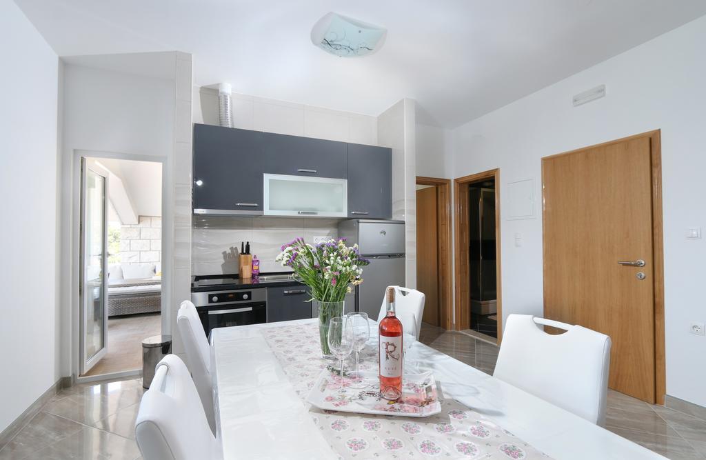 Apartments Jadranka Ловіште Екстер'єр фото
