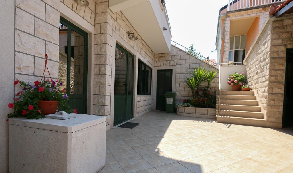 Apartments Jadranka Ловіште Екстер'єр фото