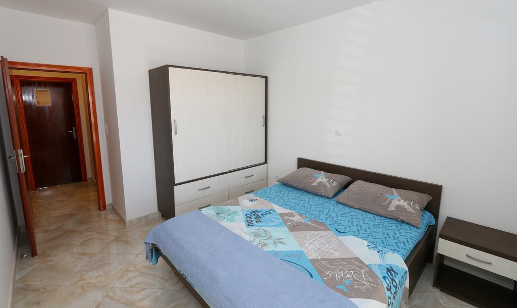Apartments Jadranka Ловіште Екстер'єр фото