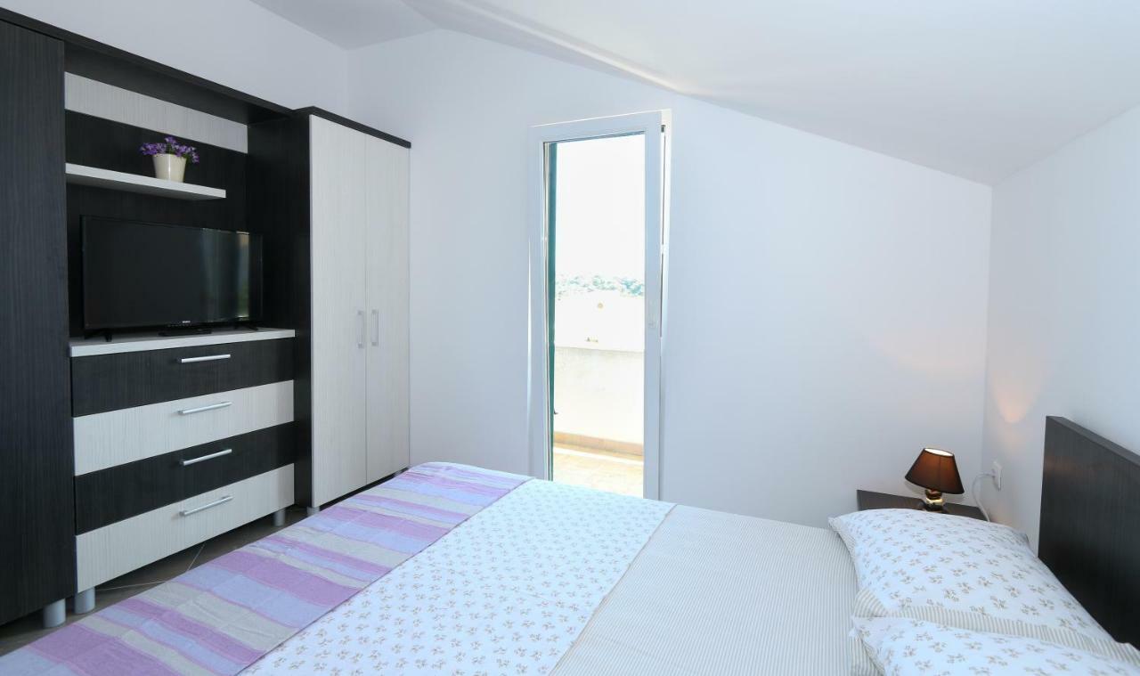 Apartments Jadranka Ловіште Екстер'єр фото