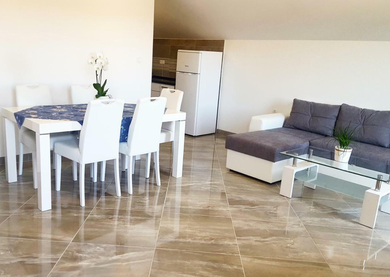 Apartments Jadranka Ловіште Екстер'єр фото