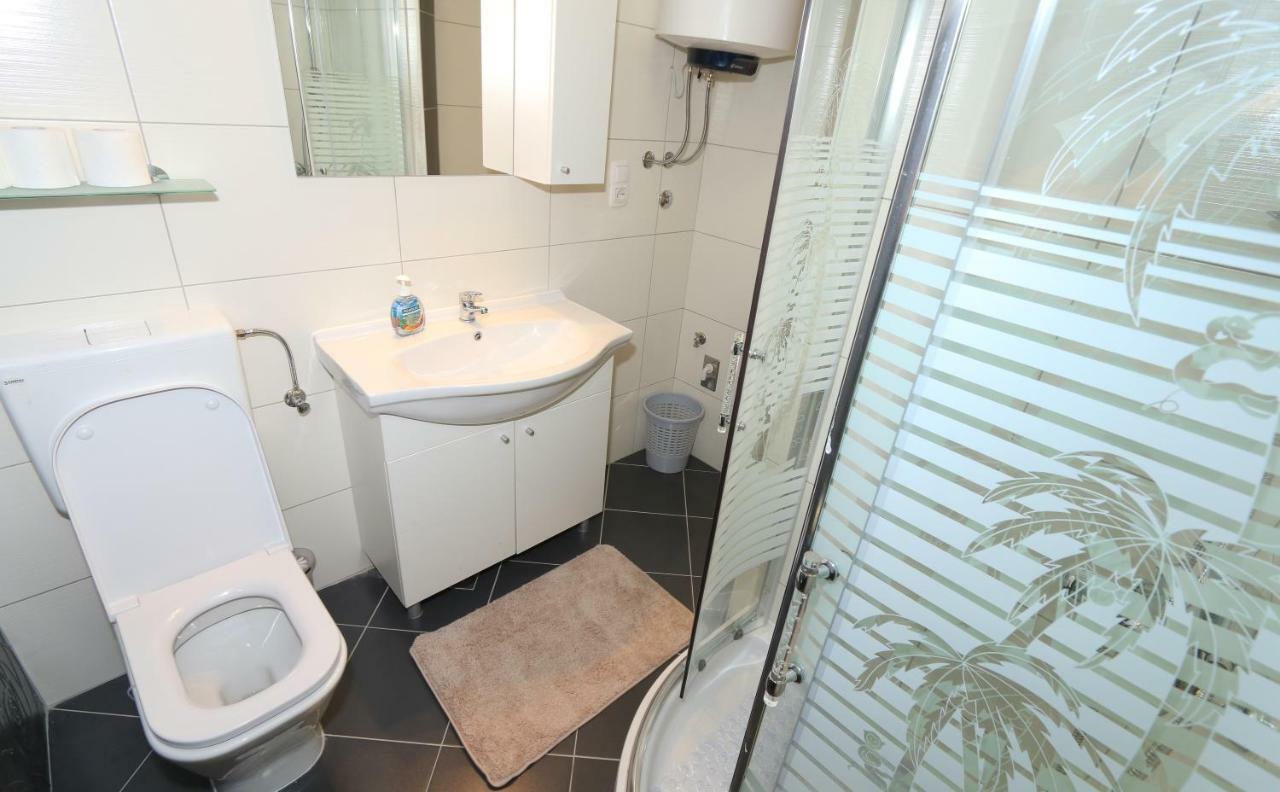 Apartments Jadranka Ловіште Екстер'єр фото